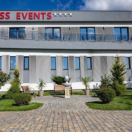 Отель Meliss Events Крайова Экстерьер фото