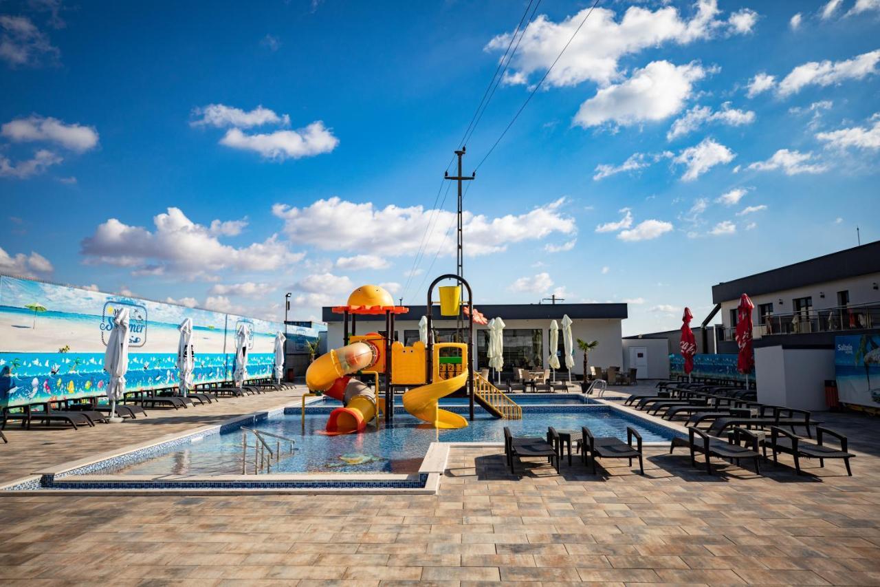 Отель Meliss Events Крайова Экстерьер фото