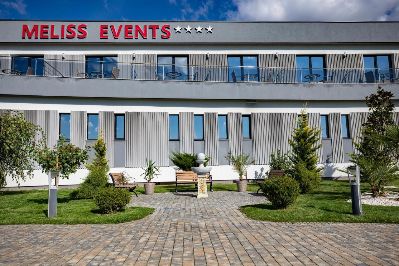 Отель Meliss Events Крайова Экстерьер фото