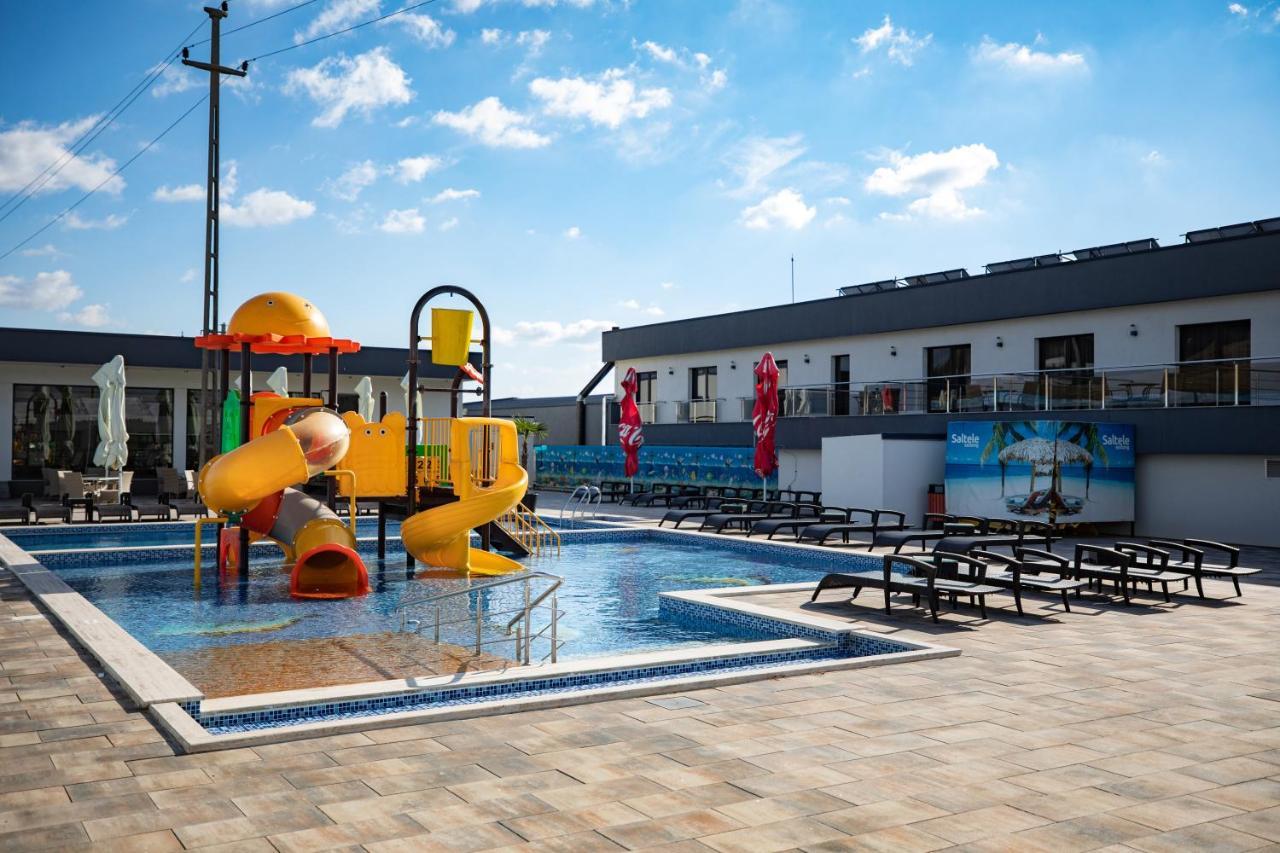 Отель Meliss Events Крайова Экстерьер фото