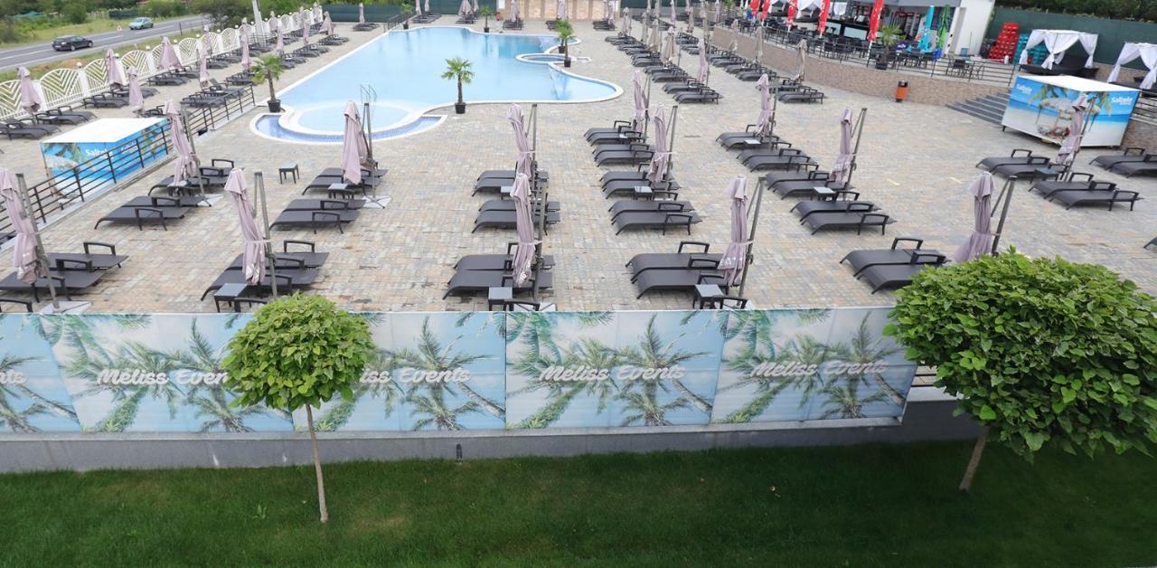 Отель Meliss Events Крайова Экстерьер фото
